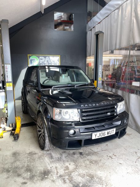2006 L320 Project Kahn Range Rover Sport